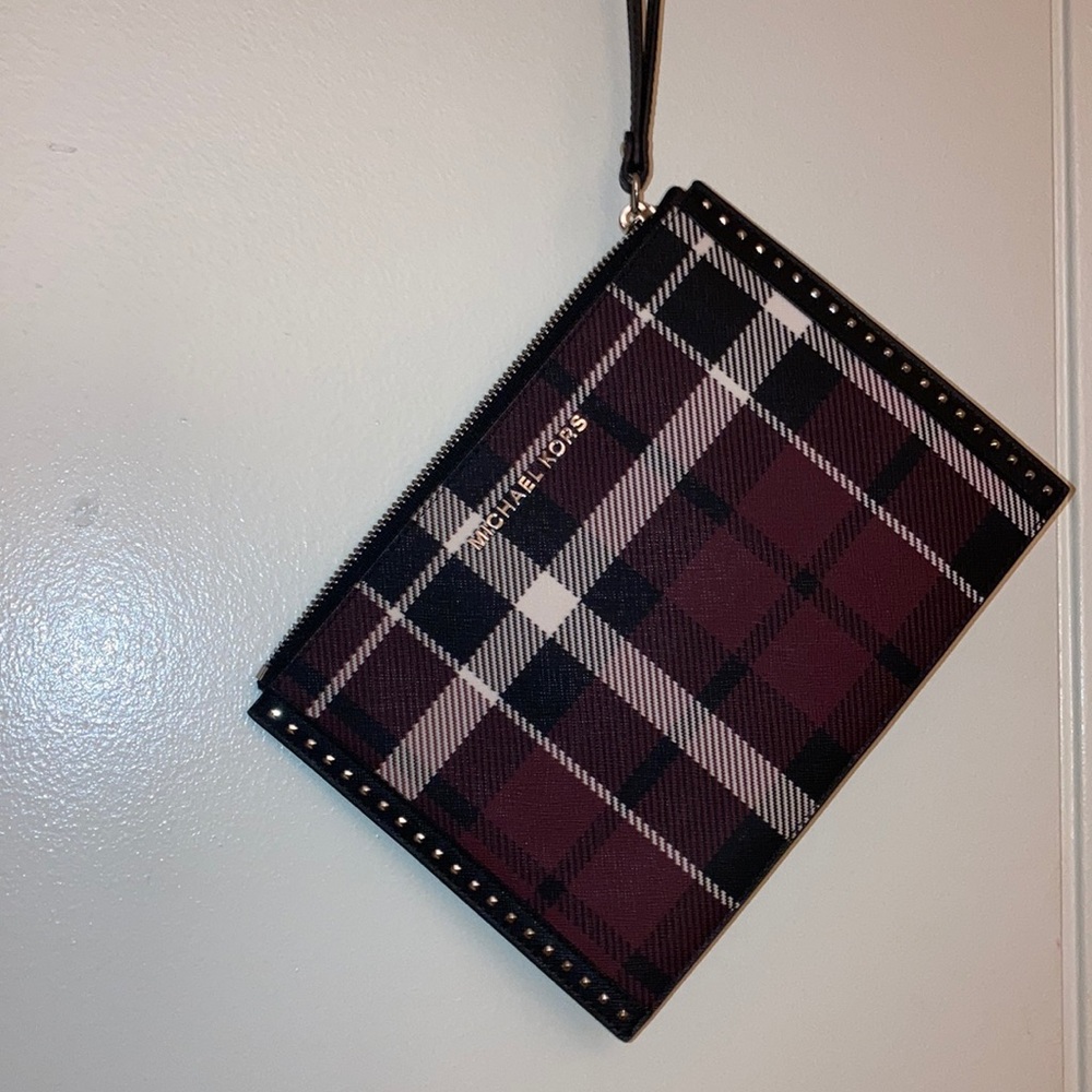 MK small wristlet